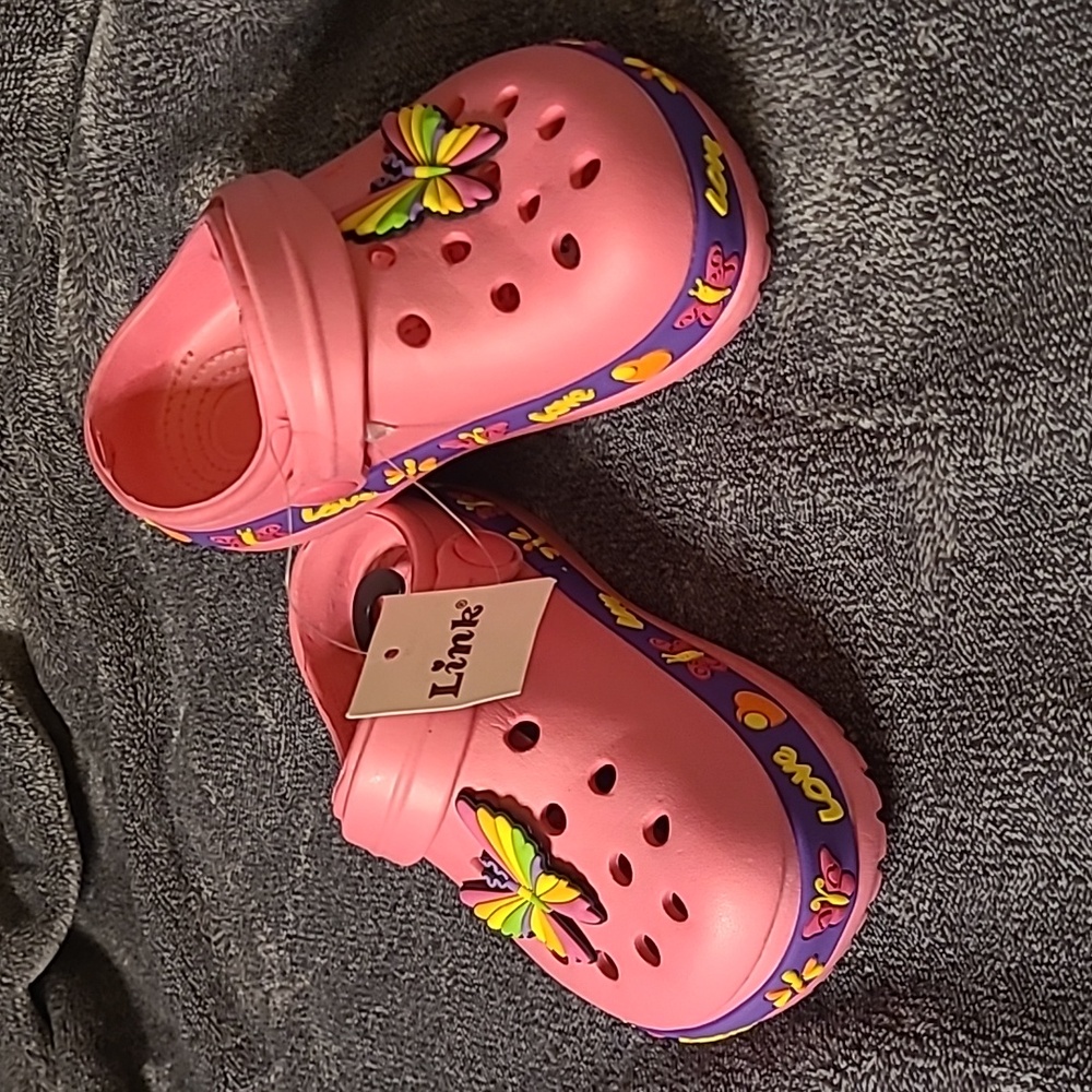 WAS $45 FOREVER LINK Girls Clogs Size 6